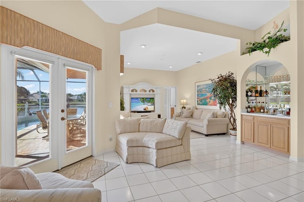 6687 Huntley LN S, NAPLES FL 34104-16