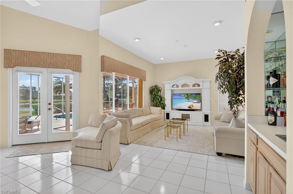 6687 Huntley LN S, NAPLES FL 34104-15