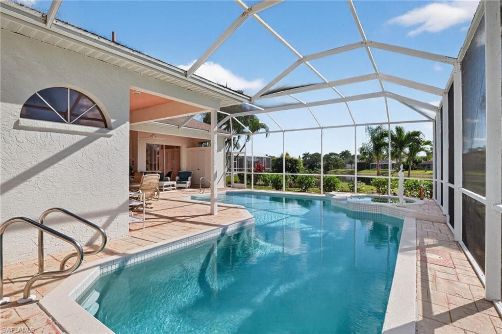 6687 Huntley LN S, NAPLES FL 34104-27