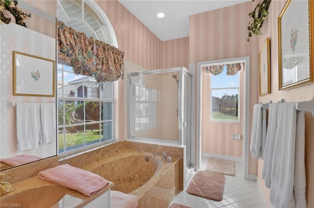 6687 Huntley LN S, NAPLES FL 34104-18