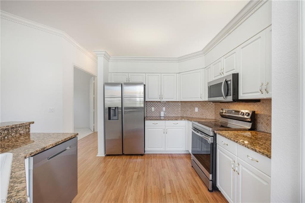 3733 Royal Wood BLVD-12