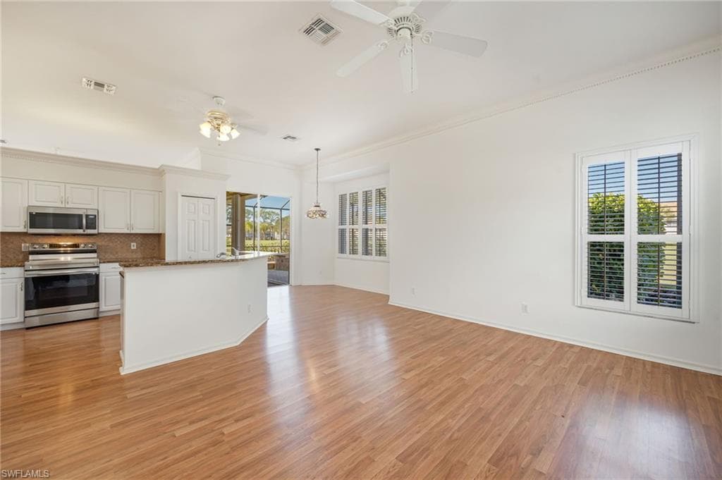 3733 Royal Wood BLVD-15