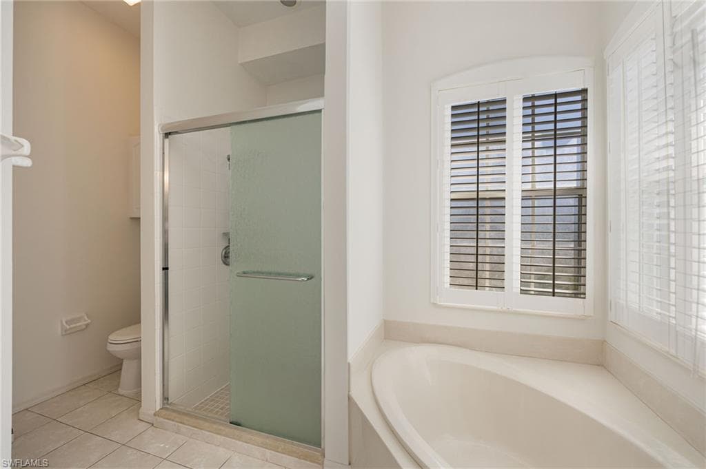 3733 Royal Wood BLVD-21