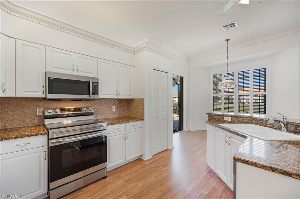 3733 Royal Wood BLVD-13