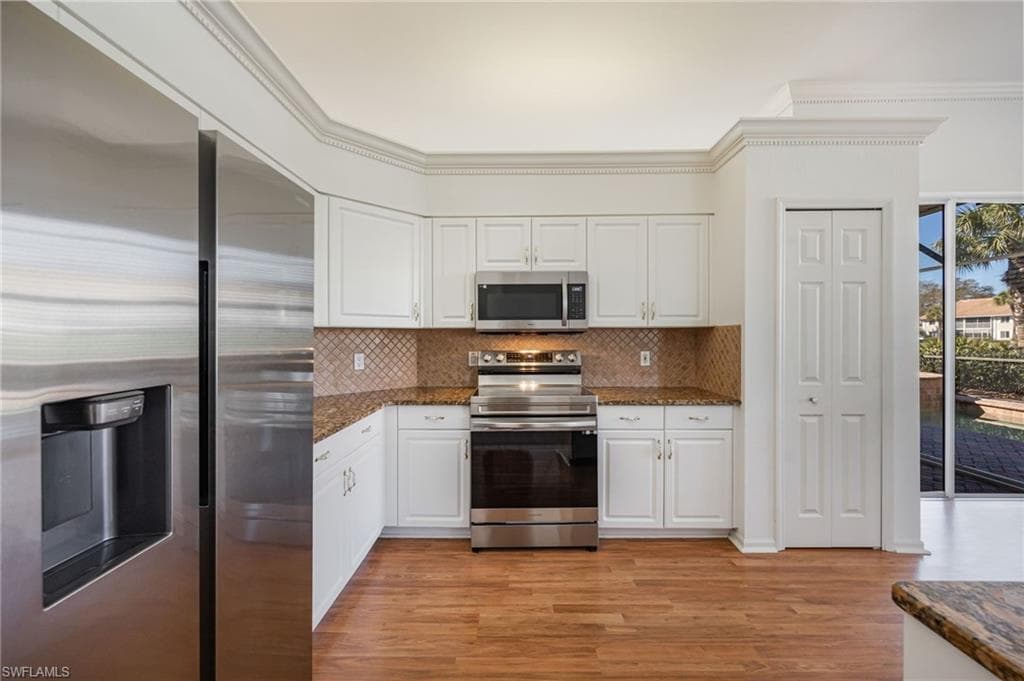 3733 Royal Wood BLVD-14