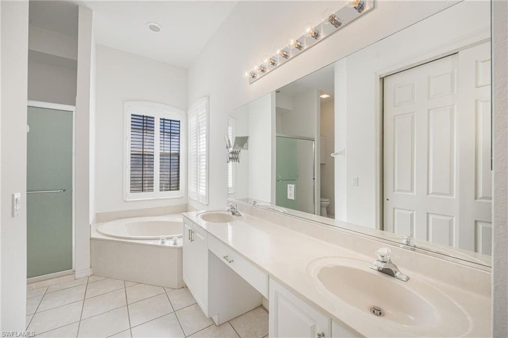 3733 Royal Wood BLVD-20