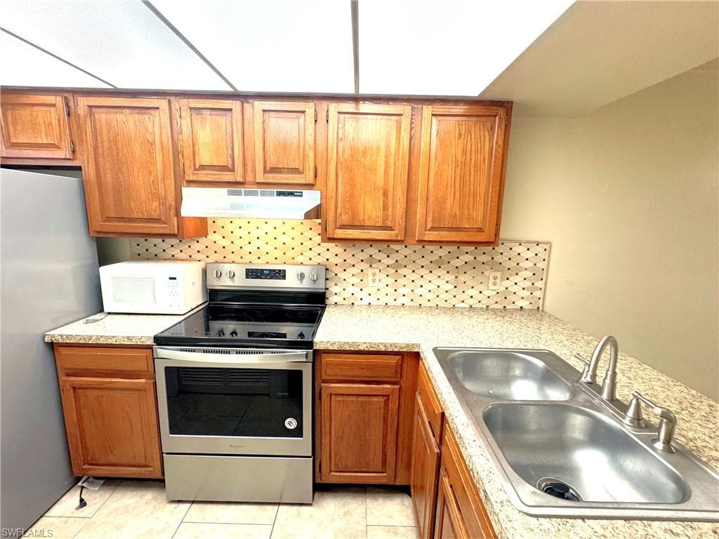 4407 SW 7th PL # 7, CAPE CORAL FL 33914-1