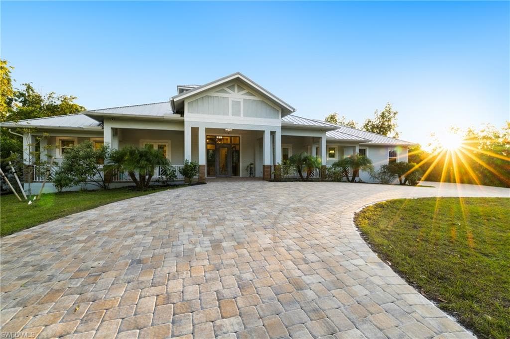 4381 Broadway AVE W, ESTERO FL 33928-4