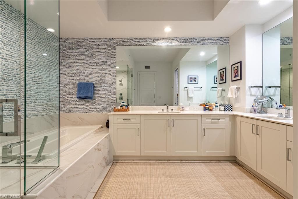 1135 3RD AVE S # 308, NAPLES FL 34102-10