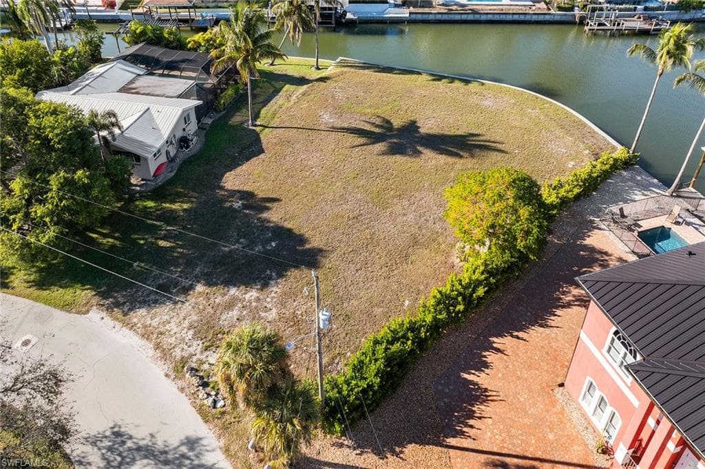 271 Randy LN, FORT MYERS BEACH FL 33931-12