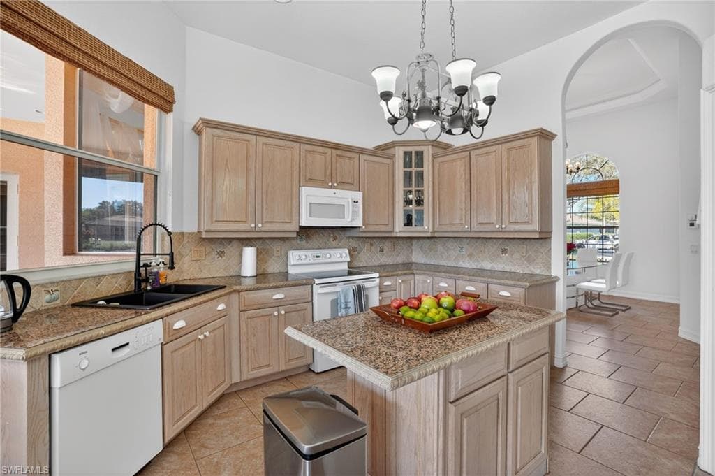 14806 Fripp Island CT, NAPLES FL 34119-8