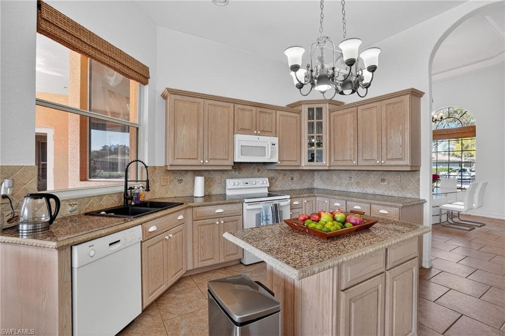 14806 Fripp Island CT, NAPLES FL 34119-9