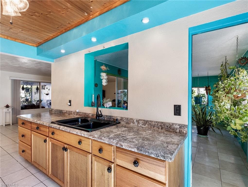 2442 Gorham AVE, FORT MYERS FL 33907-11