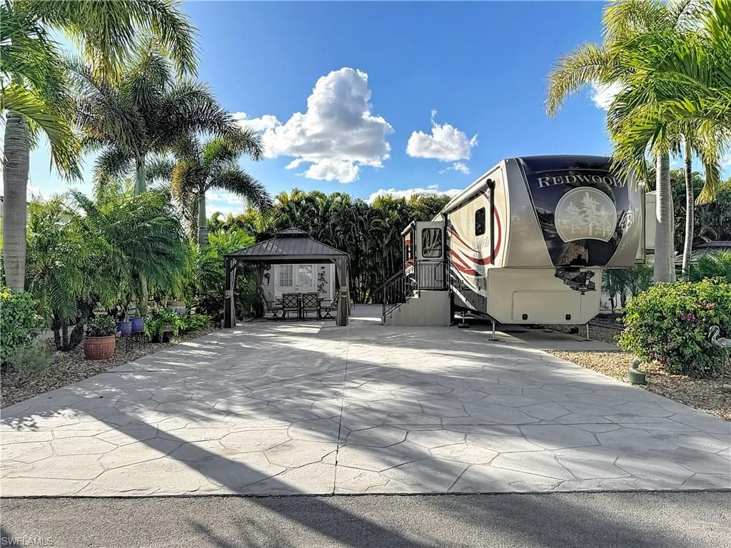 10449 Nightwood DR, FORT MYERS FL 33905-1