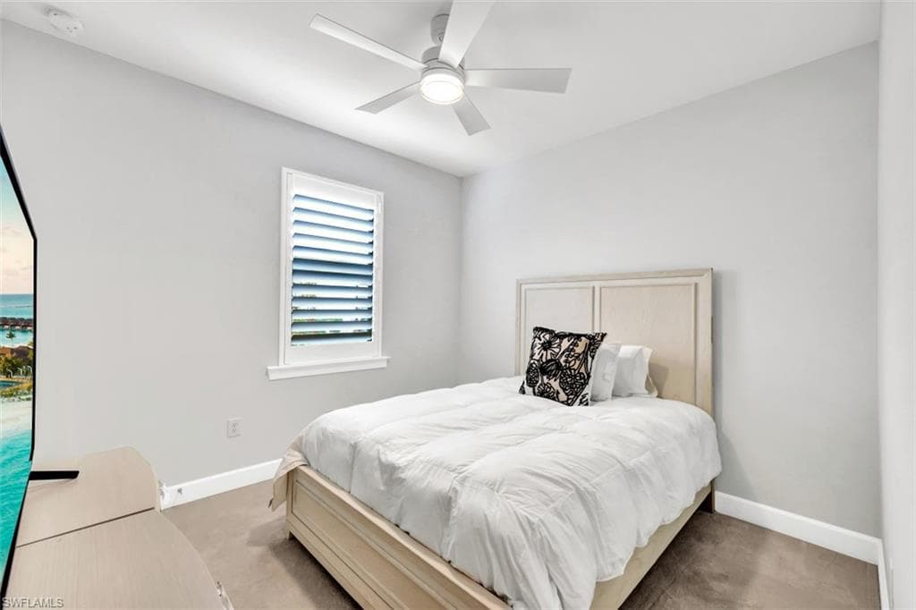 9238 Plover DR, NAPLES FL 34120-16