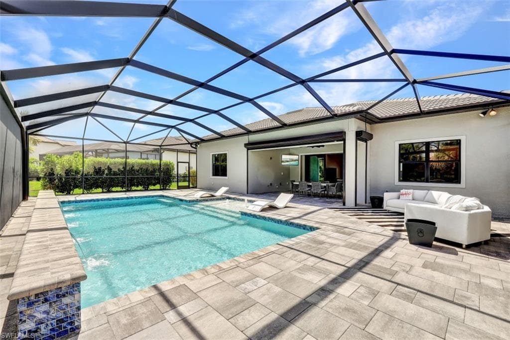 9238 Plover DR, NAPLES FL 34120-21