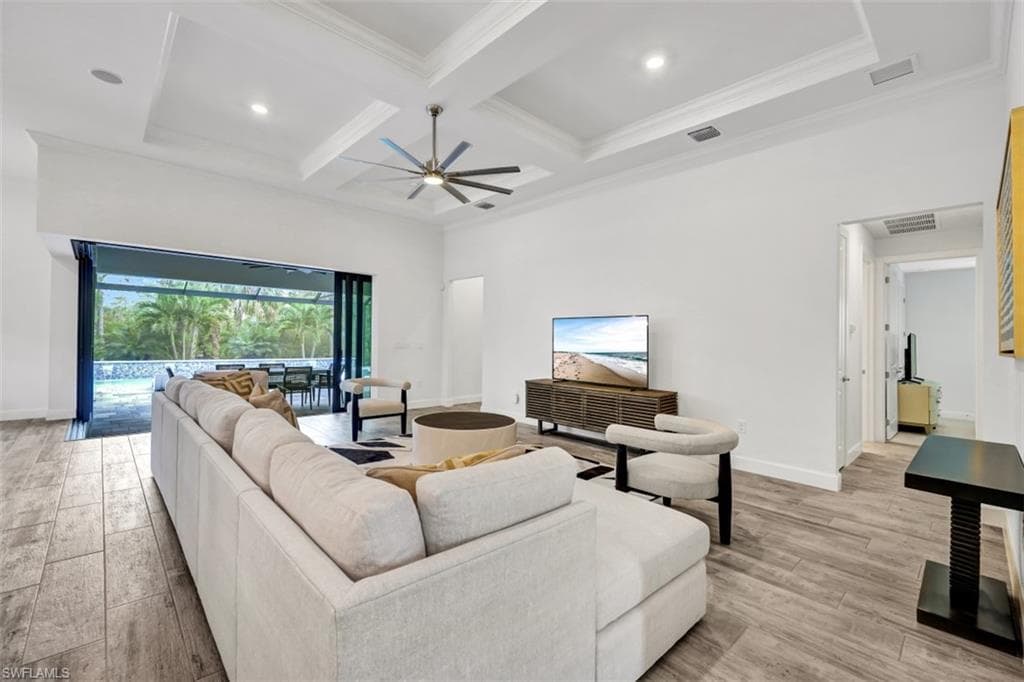 9238 Plover DR, NAPLES FL 34120-6