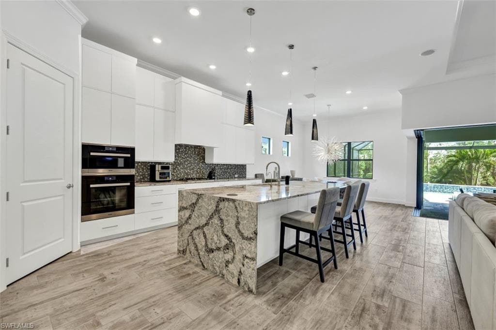 9238 Plover DR, NAPLES FL 34120-8