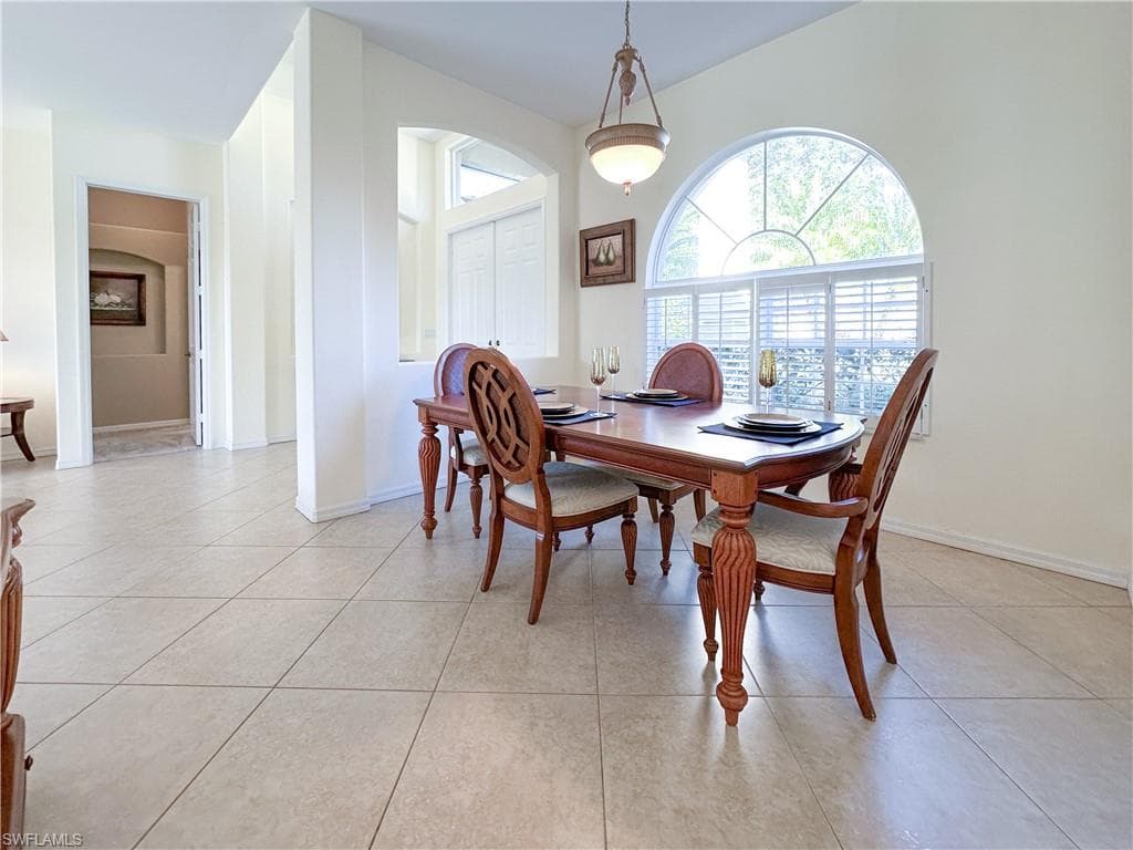 948 Chesapeake Bay CT, NAPLES FL 34120-5