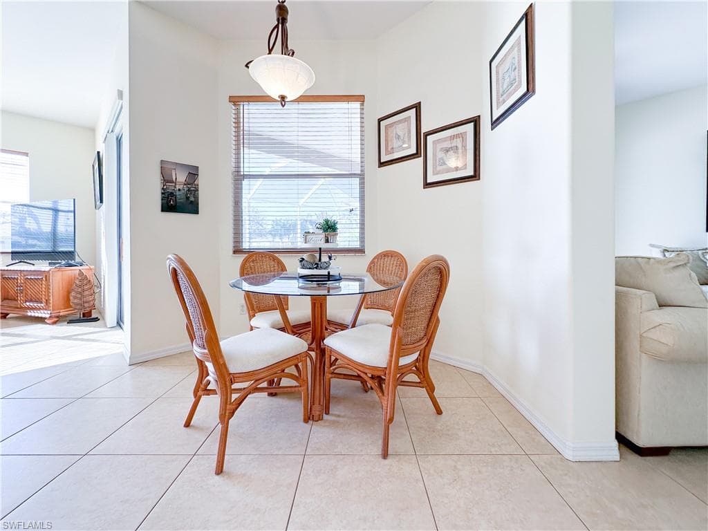 948 Chesapeake Bay CT, NAPLES FL 34120-17