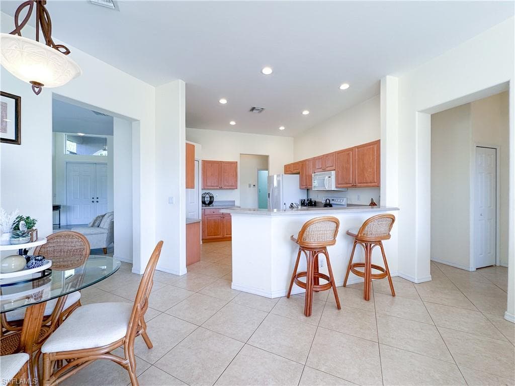 948 Chesapeake Bay CT, NAPLES FL 34120-18