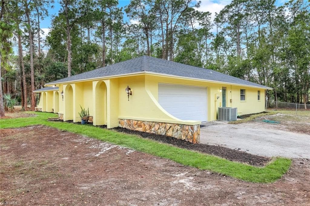 525 Weber BLVD N, NAPLES FL 34120-6