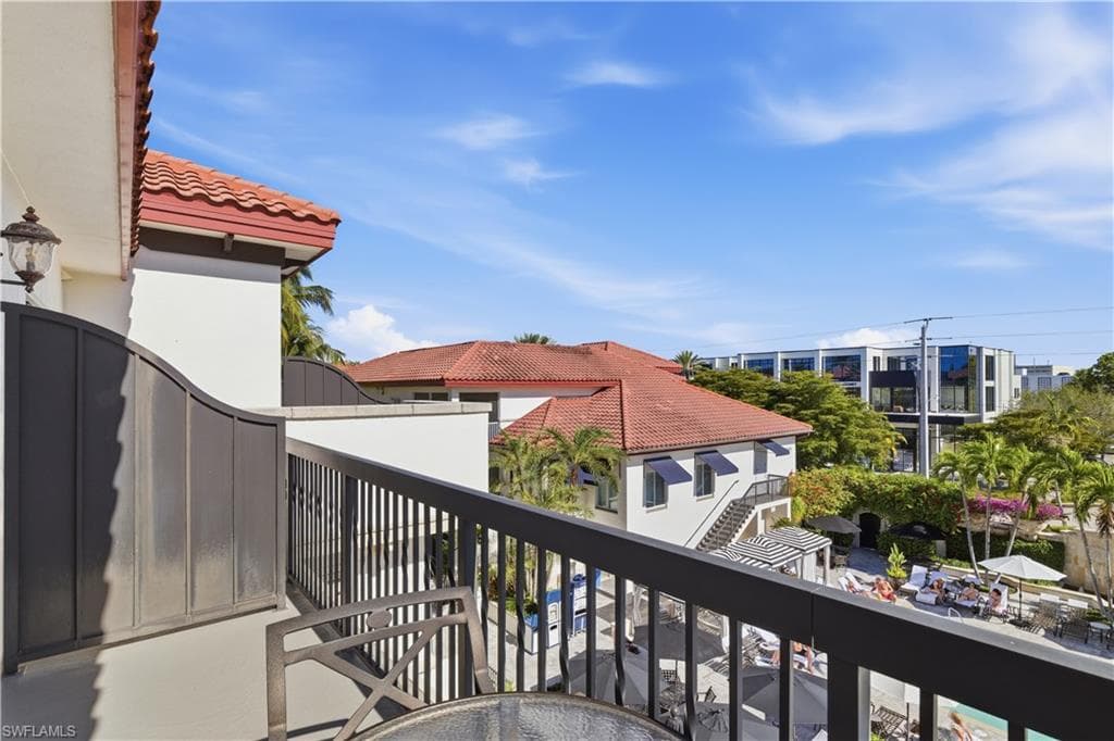 221 9th ST S # 405, NAPLES FL 34102-11