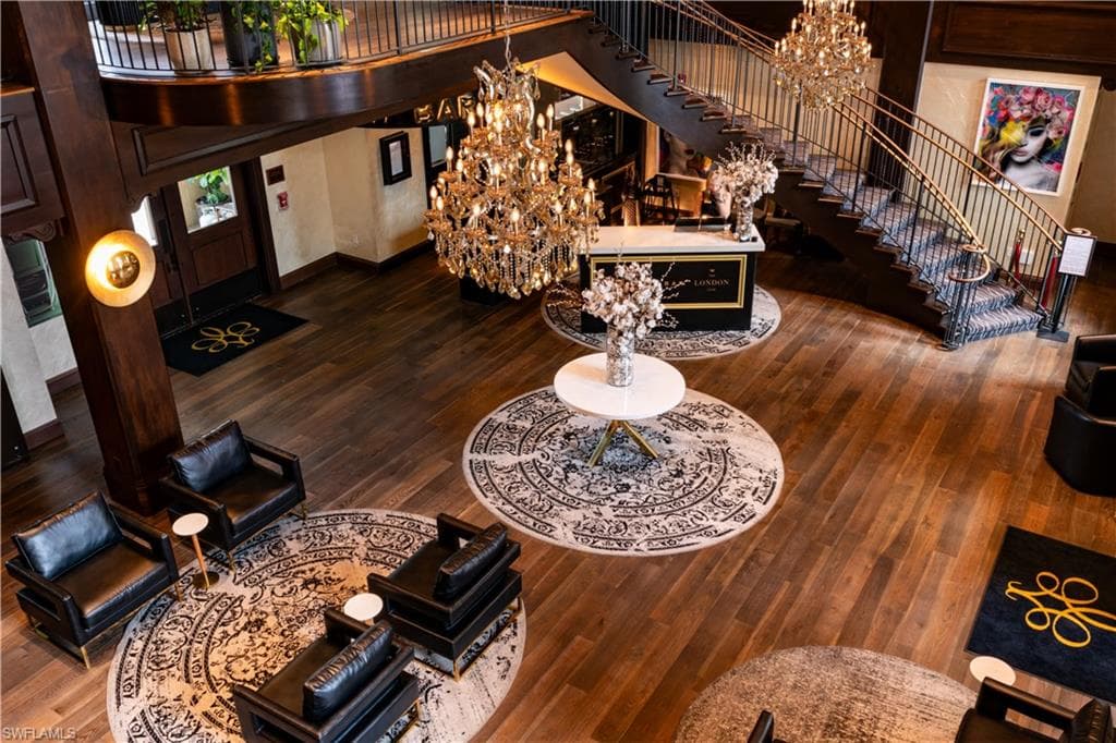 221 9th ST S # 207, NAPLES FL 34102-1