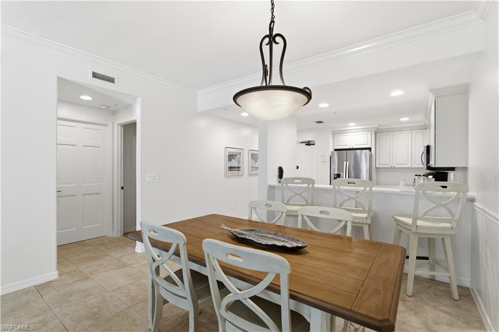 221 9th ST S # 207, NAPLES FL 34102-11