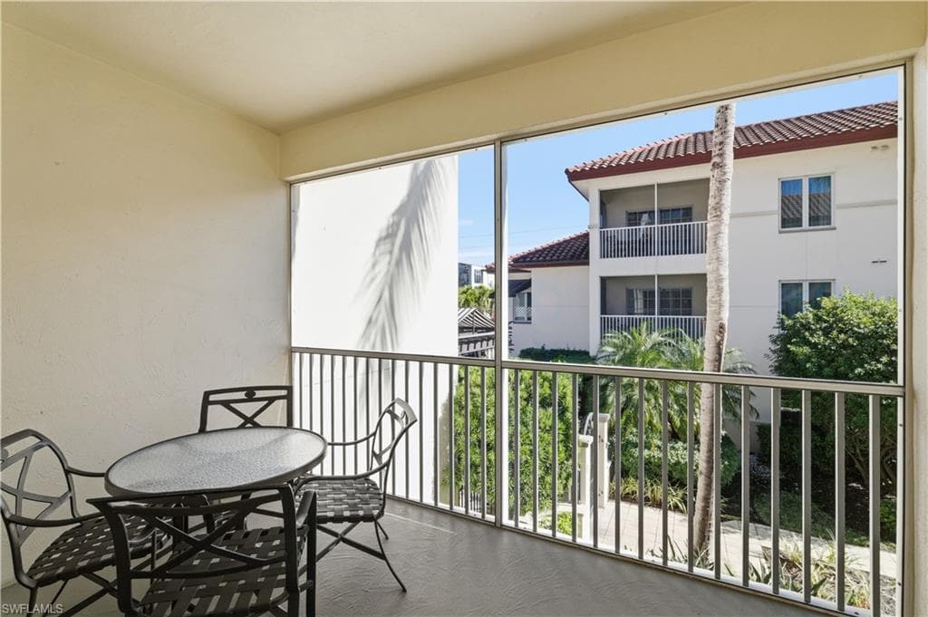 221 9th ST S # 207, NAPLES FL 34102-6