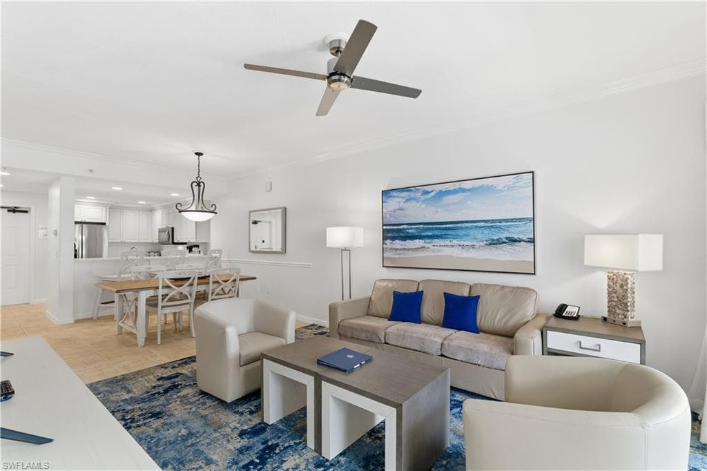 221 9th ST S # 207, NAPLES FL 34102-4