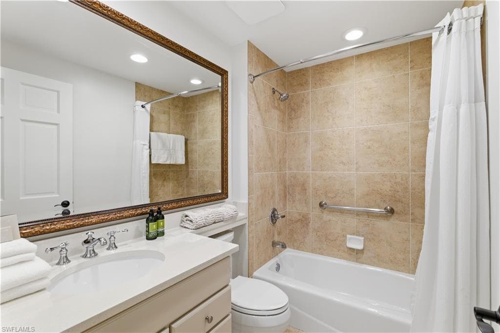 221 9th ST S # 207, NAPLES FL 34102-19