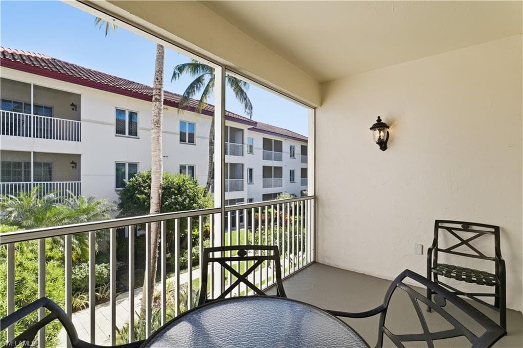 221 9th ST S # 207, NAPLES FL 34102-8