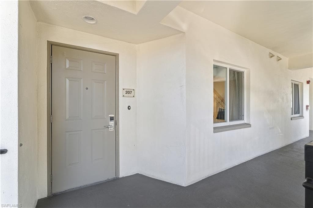 221 9th ST S # 207, NAPLES FL 34102-28