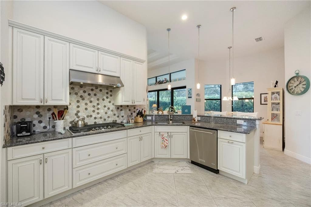 23016 Sanabria LOOP, BONITA SPRINGS FL 34135-9