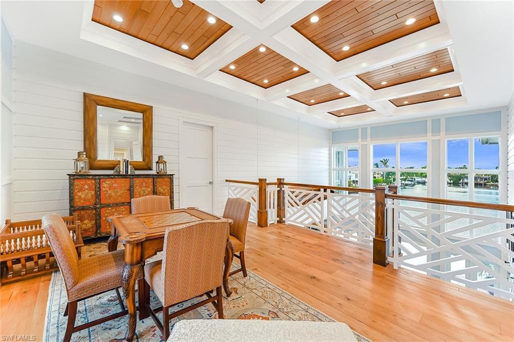 481 21st AVE S, NAPLES FL 34102-31