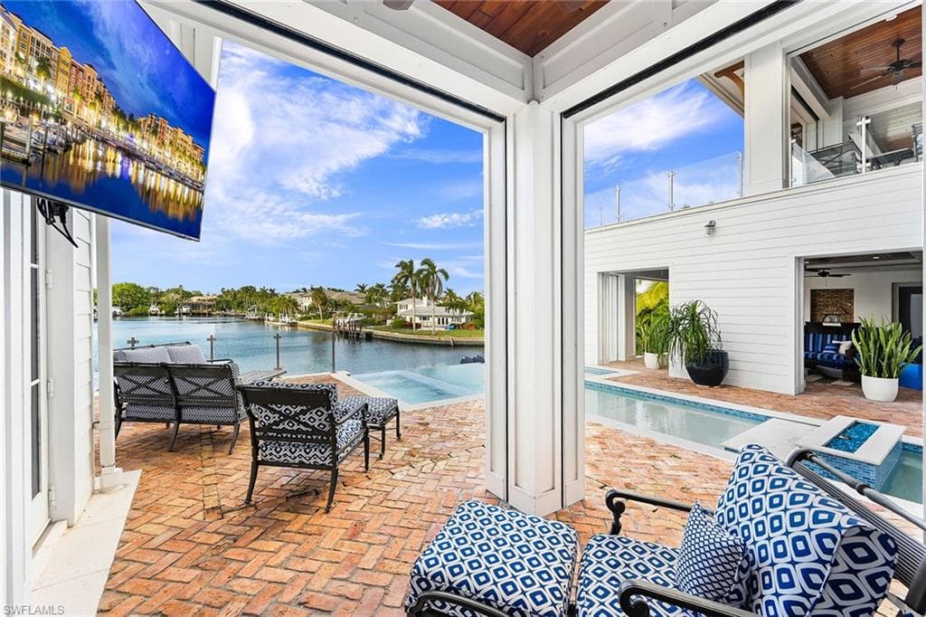 481 21st AVE S, NAPLES FL 34102-44