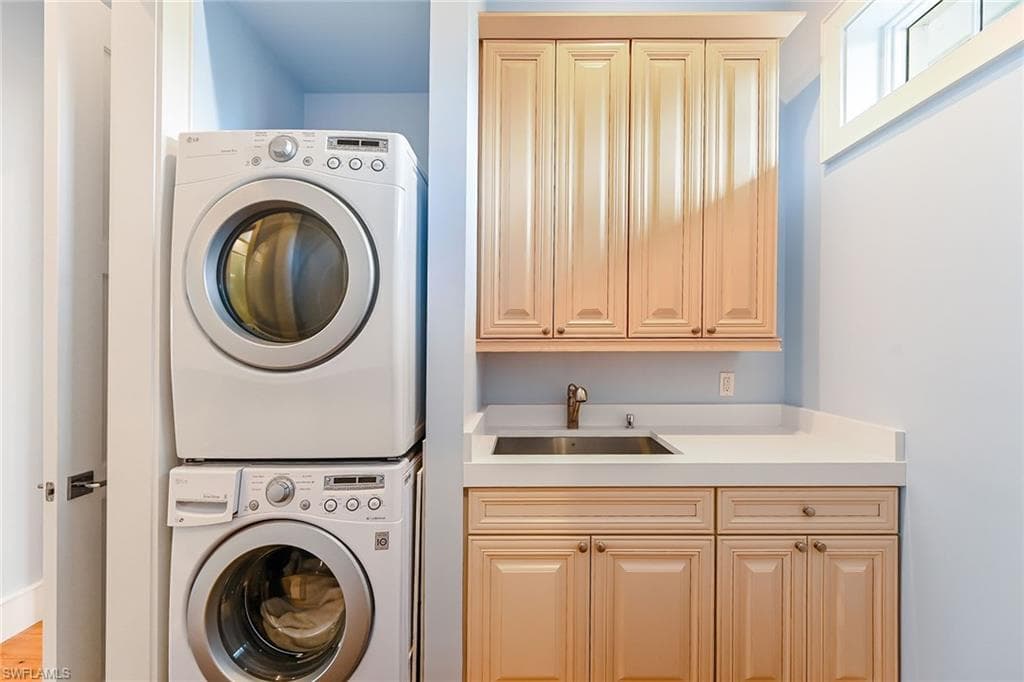 481 21st AVE S, NAPLES FL 34102-36