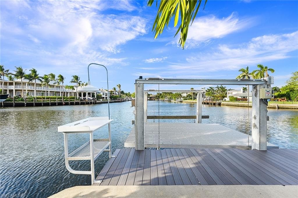 481 21st AVE S, NAPLES FL 34102-39