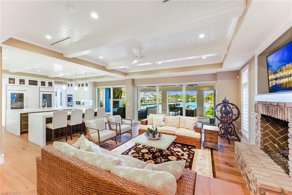 481 21st AVE S, NAPLES FL 34102-3