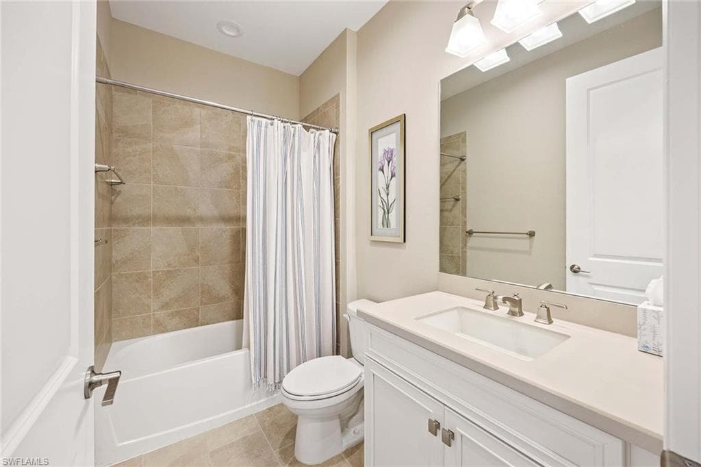 2303 Marquesa CIR, NAPLES FL 34112-22