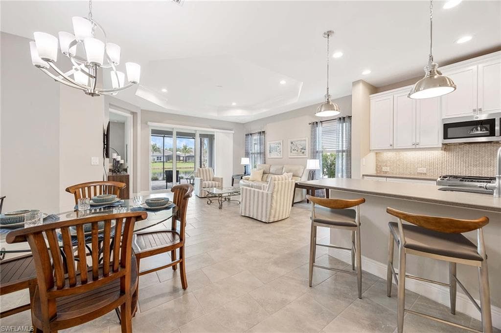 2303 Marquesa CIR, NAPLES FL 34112-2