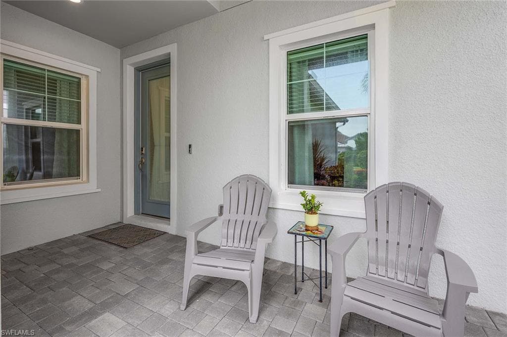 2303 Marquesa CIR, NAPLES FL 34112-27