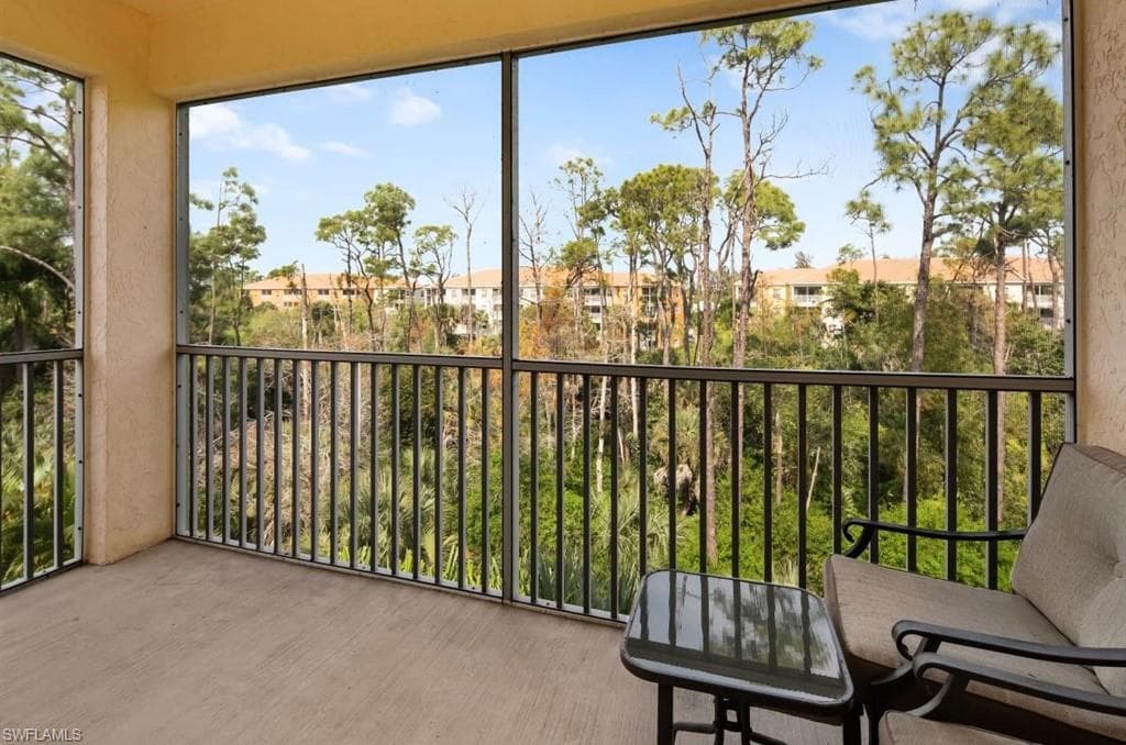 4510 Botanical Place CIR # 402, NAPLES FL 34112-3