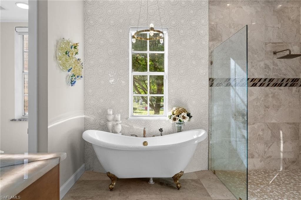 9250 The LN, NAPLES FL 34109-21