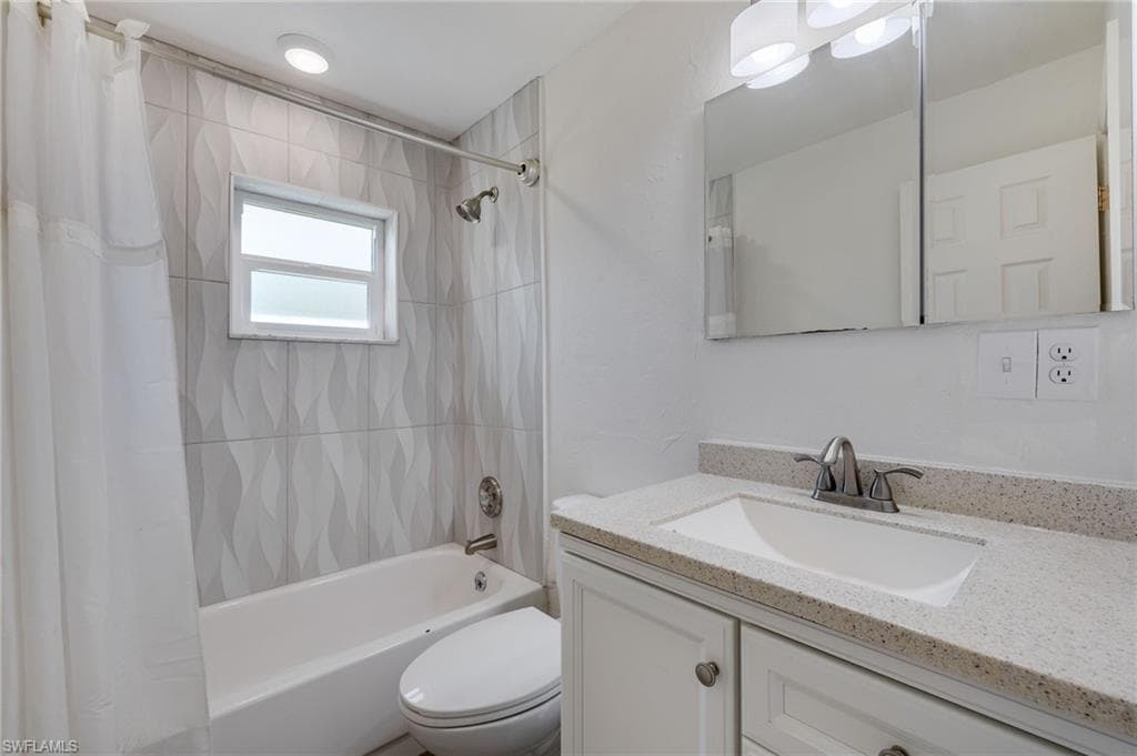 7171 Drake DR, FORT MYERS FL 33908-11