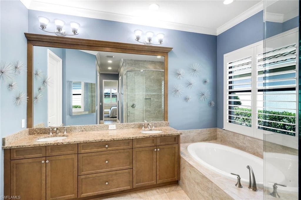 11925 Heather Woods CT, NAPLES FL 34120-18