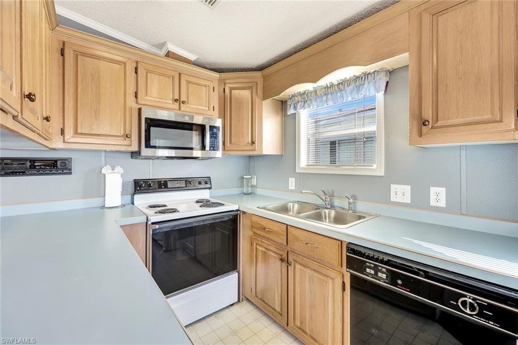 10827 Little Heron CIR, ESTERO FL 33928-12