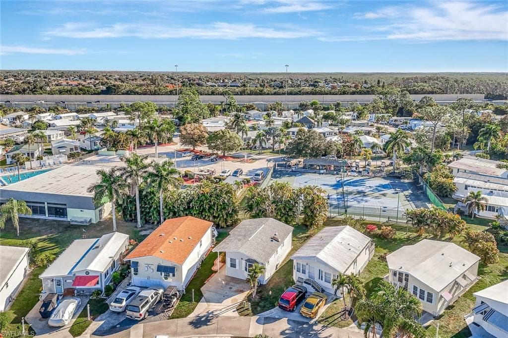 10827 Little Heron CIR, ESTERO FL 33928-27