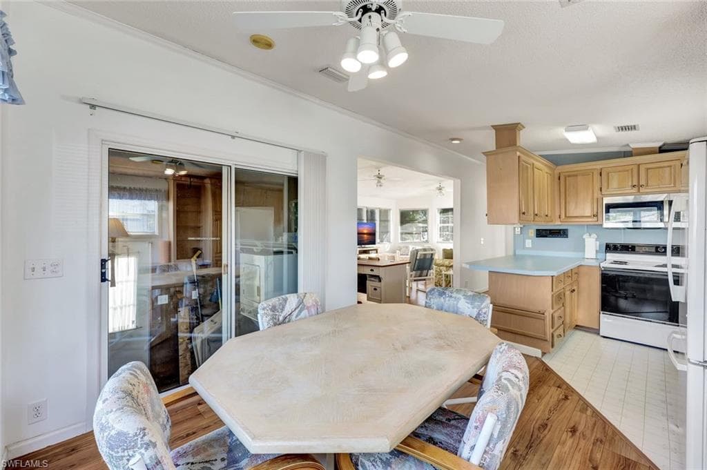 10827 Little Heron CIR, ESTERO FL 33928-9